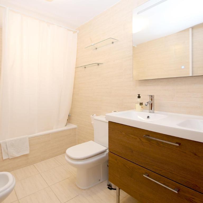 Estepona Town Apartment CARMEN - Three-Bedroom Apartment - 10