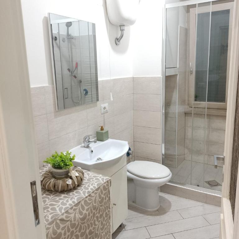 Gregorihouseroma - Two-Bedroom House - 29