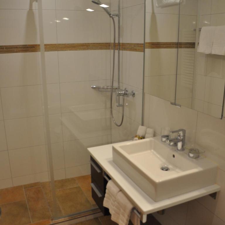 Hotel Seraina - Superior Doppelzimmer mit Balkon - 6