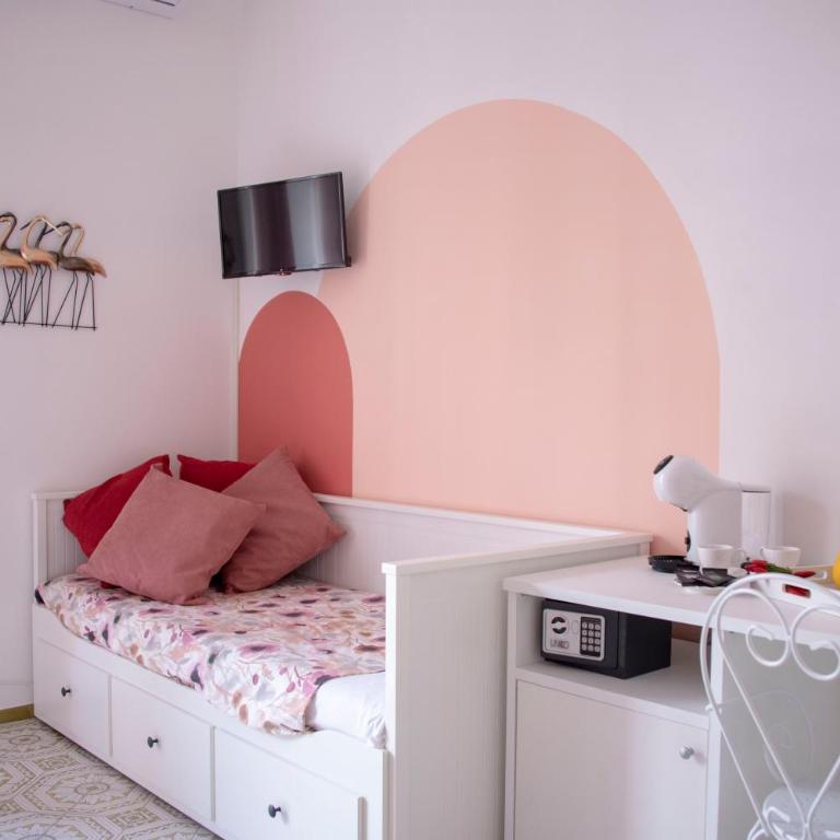 Reginella Guest House - Camera Tripla con Bagno Privato - 7