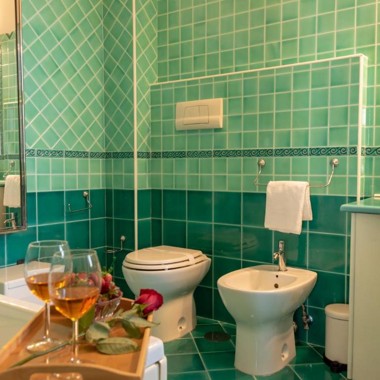 Reginella Guest House - Camera Tripla con Bagno Privato Esterno - 12