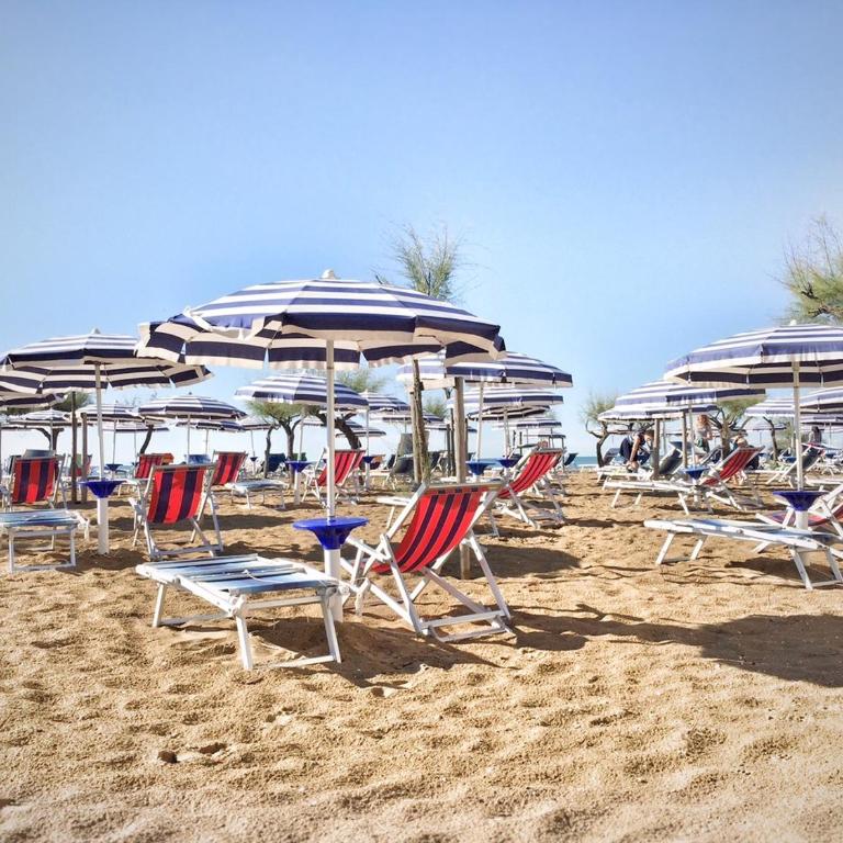 Hotel Fenix - Camera Doppia con Letti Singoli con Vista Parziale sul Mare - 3