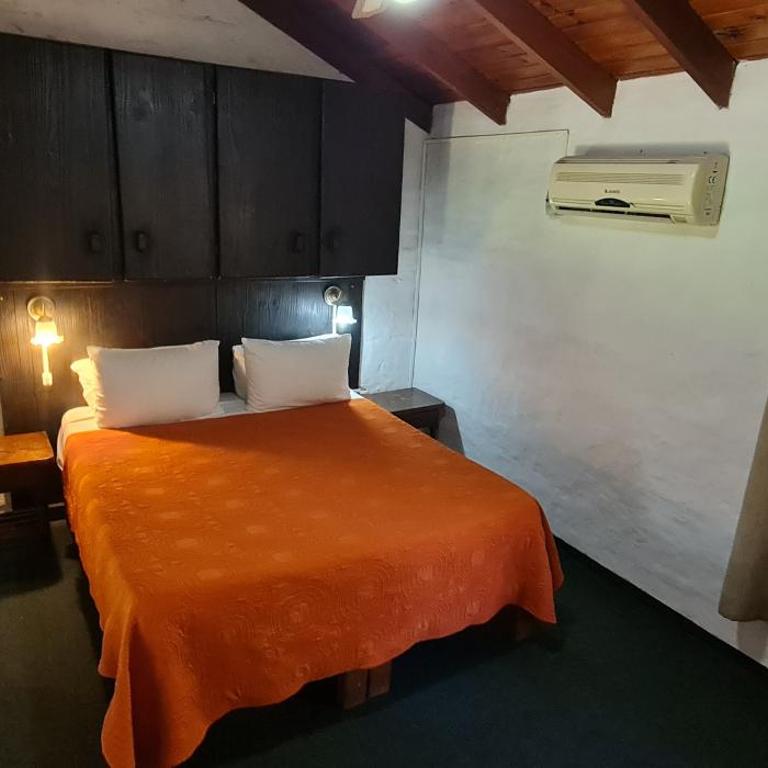 Casa de Piedra - Estudio - 2 niveles - 4
