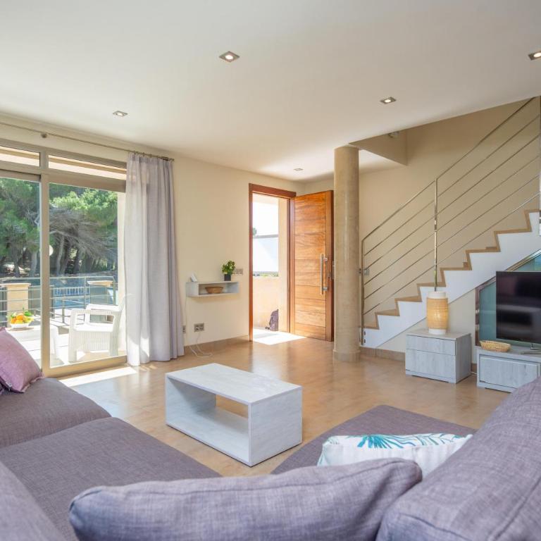 Antonia - Three-Bedroom House - 10