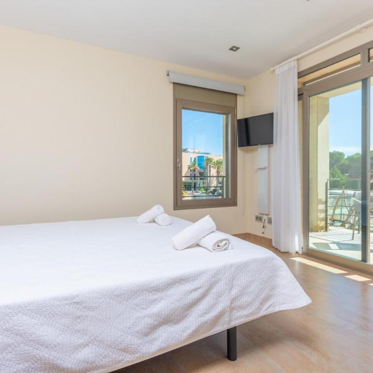 Antonia - Three-Bedroom House - 19