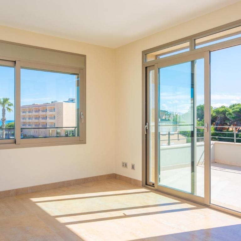 Antonia - Three-Bedroom House - 31