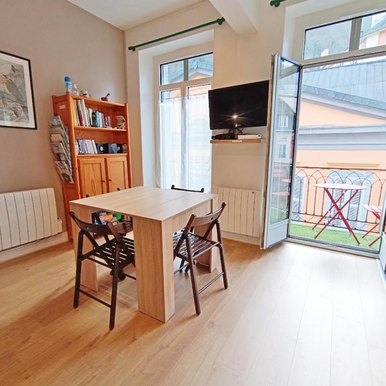 Le Gypaète, t1 bis, vue montagne, wifi, ascenseur, balcon, 6 personnes - Appartement - 3