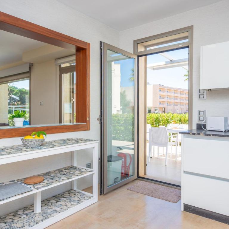 Joan - Three-Bedroom House - 13