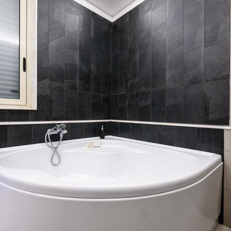 D'amelios Suite 2.0 - Camera Tripla - 22