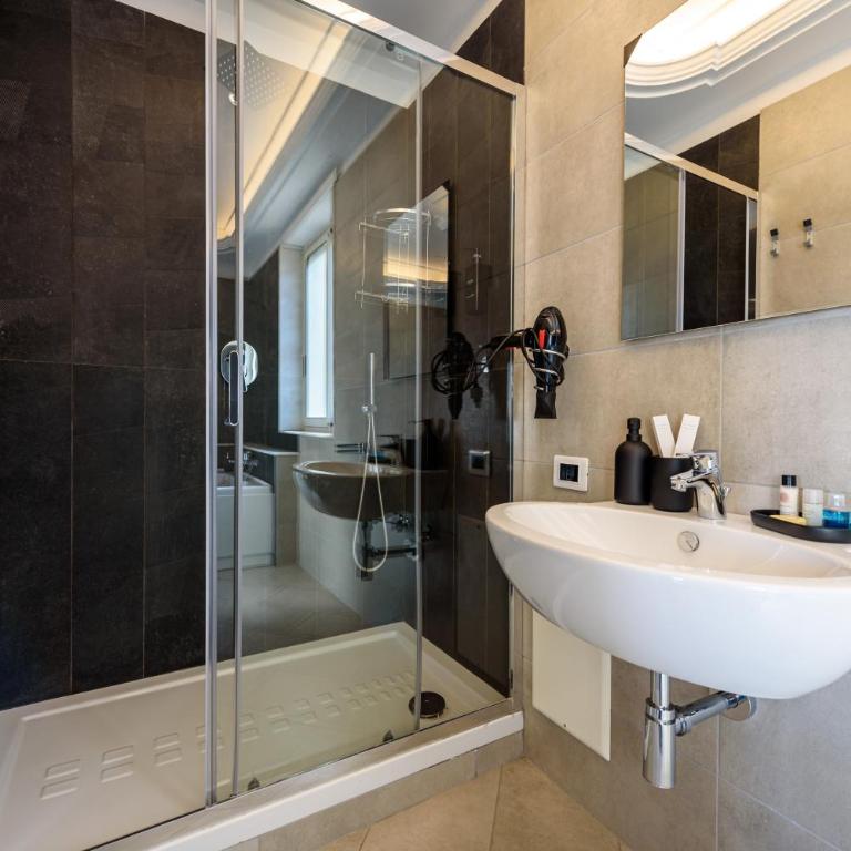 D'amelios Suite 2.0 - Camera Tripla - 24