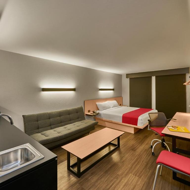 City Express by Marriott Ciudad de México Tlalpan - Superior Queen Room with Sofa Bed - 1