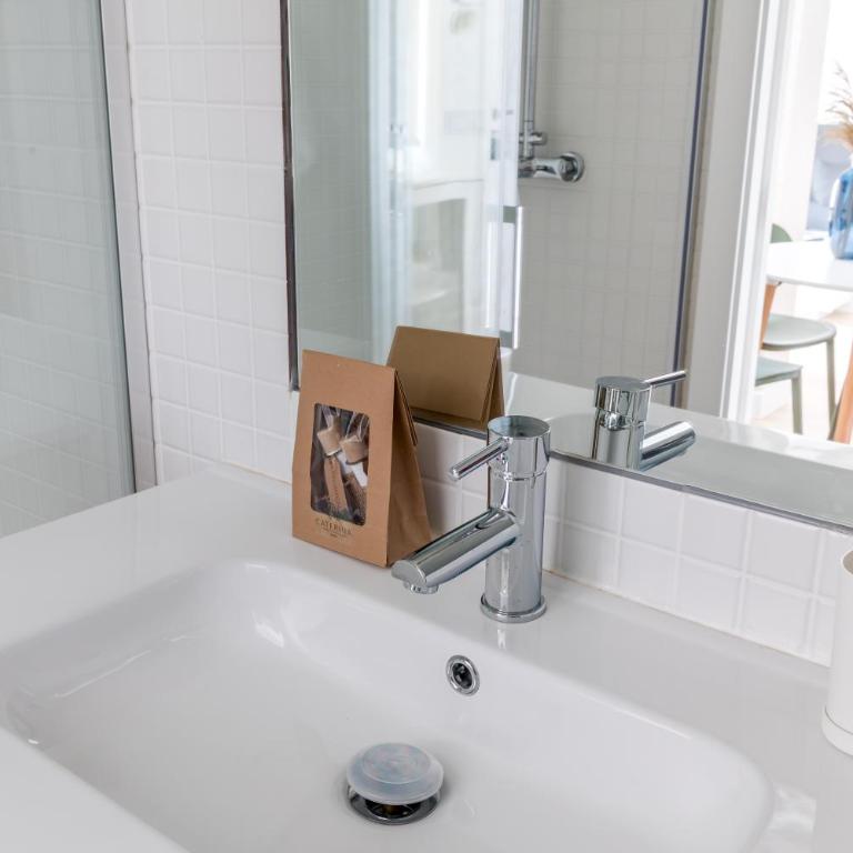 CATERINA Plaza Castilla - One-Bedroom Apartment - 9