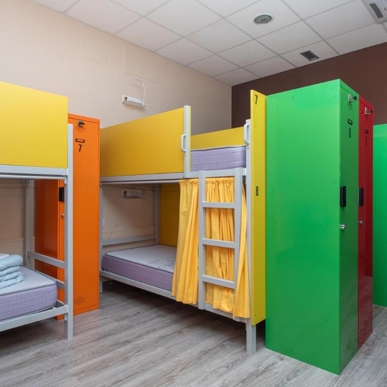 Llanes Hostel - Bunk Bed in Female Dormitory Room - 4