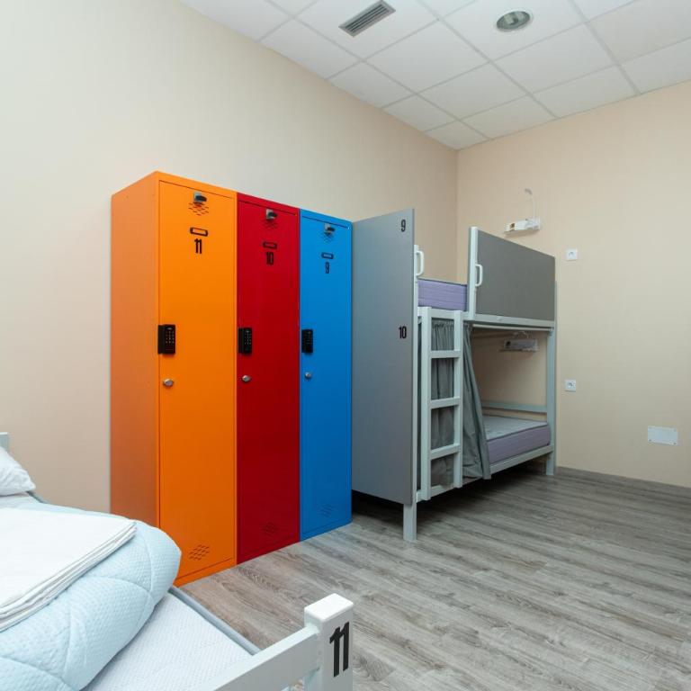 Llanes Hostel - Bunk Bed in Male Dormitory Room - 5