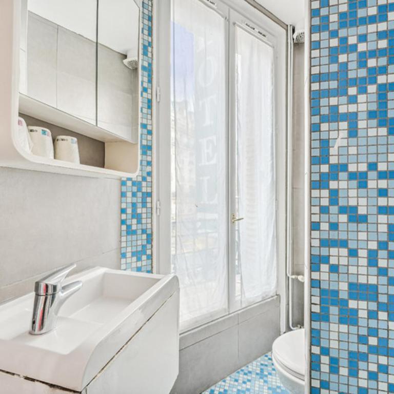 Hotel Tolbiac - Chambre Triple avec Salle de Bains Privative - 1