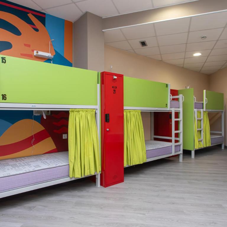 Llanes Hostel - Bunk Bed in Male Dormitory Room - 4