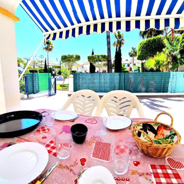 Bajo VERAMAR 1 frente a parque 2 dormitorios 500 metros de la playa - Apartamento de 2 dormitorios - 2