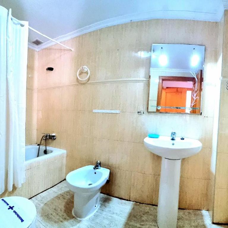 Bajo VERAMAR 1 frente a parque 2 dormitorios 500 metros de la playa - Apartamento de 2 dormitorios - 13