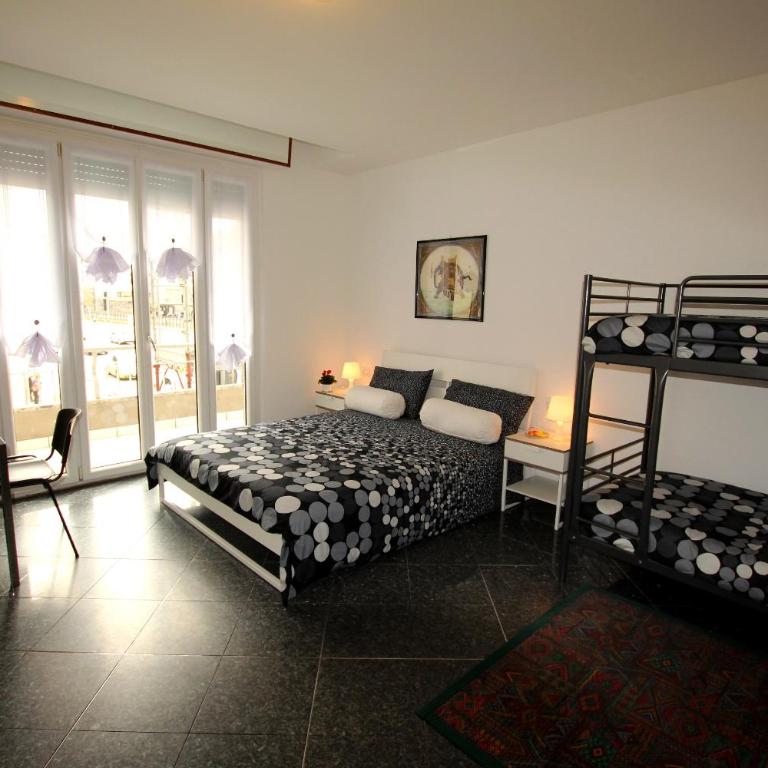 Residenza Manzoni Como Centre - Camera Familiare con Bagno Privato - 6