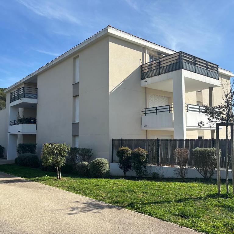 Charmant T2 avec piscine - Appartement 1 Chambre - 2