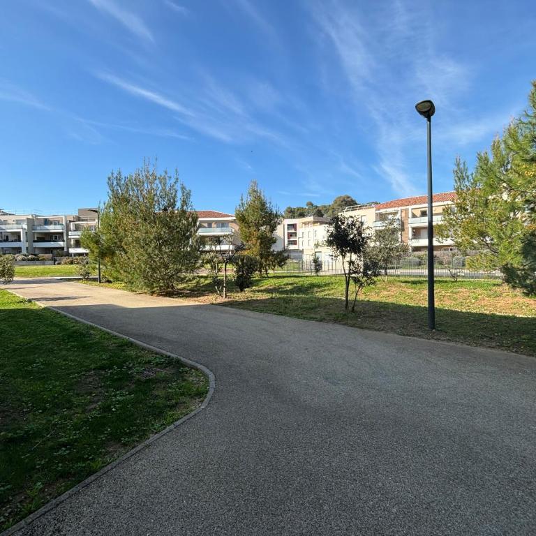 Charmant T2 avec piscine - Appartement 1 Chambre - 12