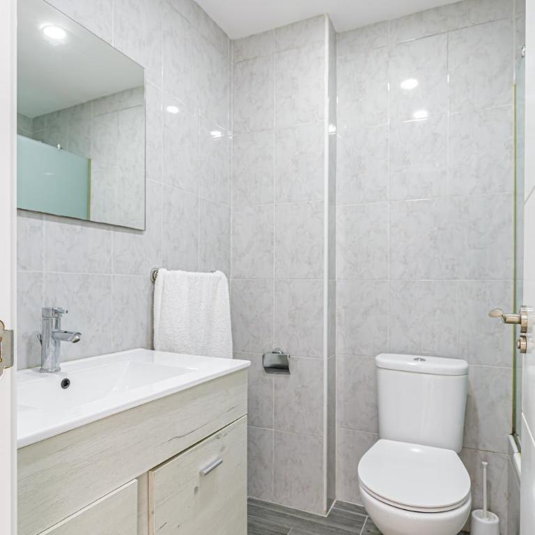 Piso Amplio cerca del Centro de Málaga Capital - Apartamento - 10