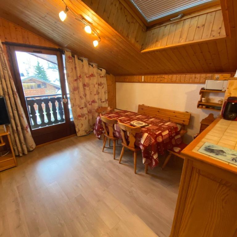 Appartement familial, proche centre, avec WIFI et parking - FR-1-693-41 - Apartment - 11