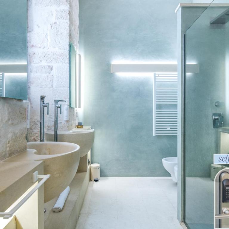 Vico Bianco Raro Smart Rooms Collection - Deluxe King Room - 13