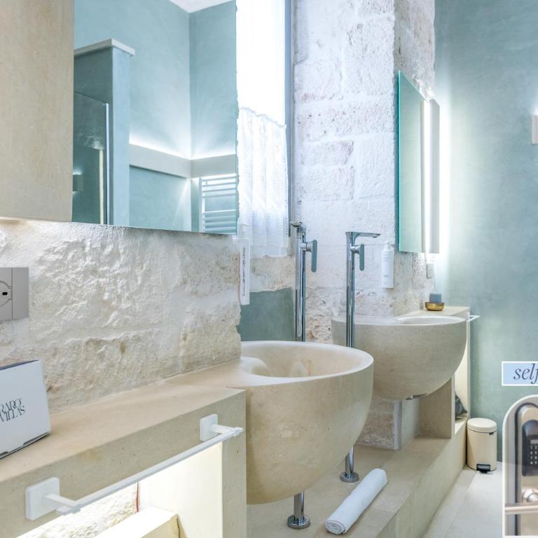 Vico Bianco Raro Smart Rooms Collection - Deluxe King Room - 26
