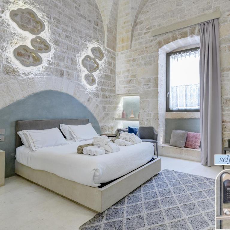 Vico Bianco Raro Smart Rooms Collection - Deluxe King Room - 27