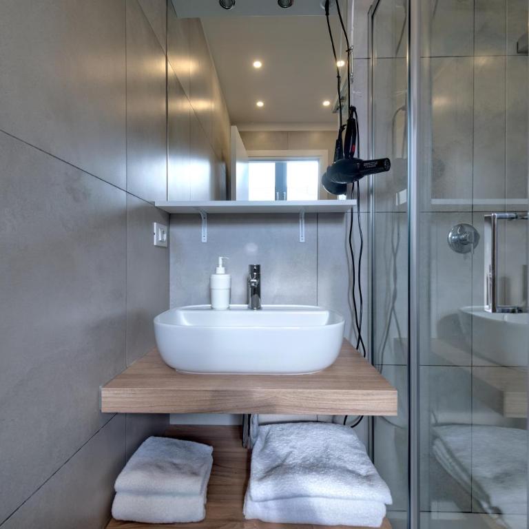 Marconi House - Camera Matrimoniale con Bagno Privato - 14