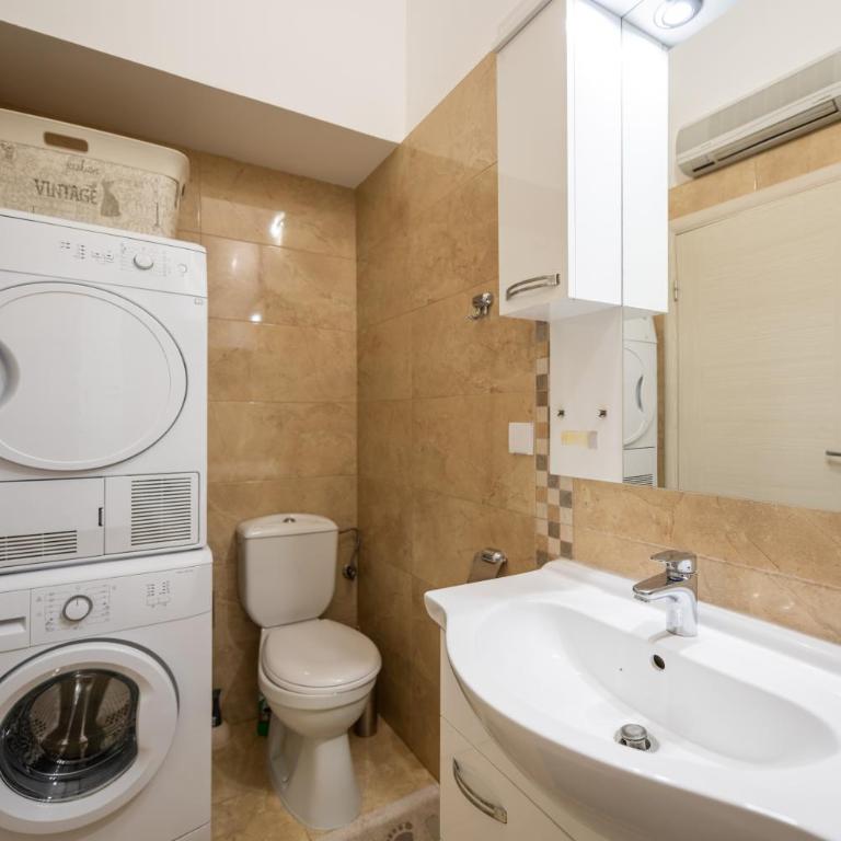 Porto View Three-Bedroom Duplex - Two-Bedroom Apartment - Penthouse - 13