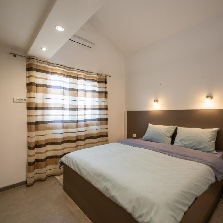 Porto View Three-Bedroom Duplex - Two-Bedroom Apartment - Penthouse - 16