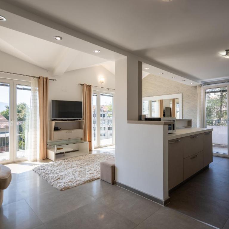 Porto View Three-Bedroom Duplex - Two-Bedroom Apartment - Penthouse - 20