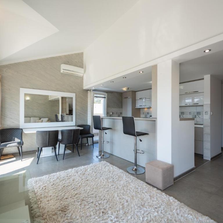 Porto View Three-Bedroom Duplex - Two-Bedroom Apartment - Penthouse - 21