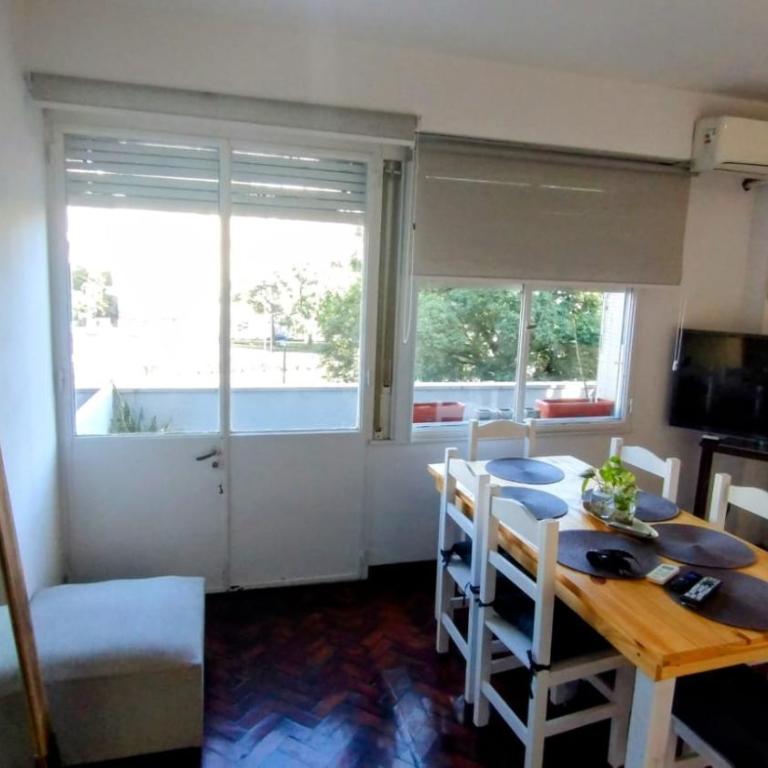 Hermoso Departamento con Balcon al Obelisco I - Apartamento de 2 dormitorios - 94