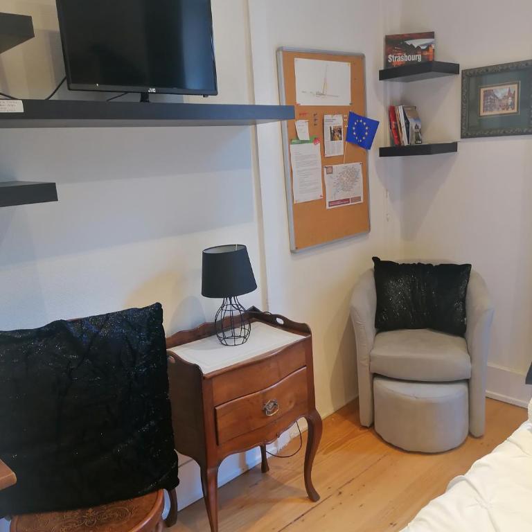 A la Tour des Rohan - One-Bedroom Apartment - 5