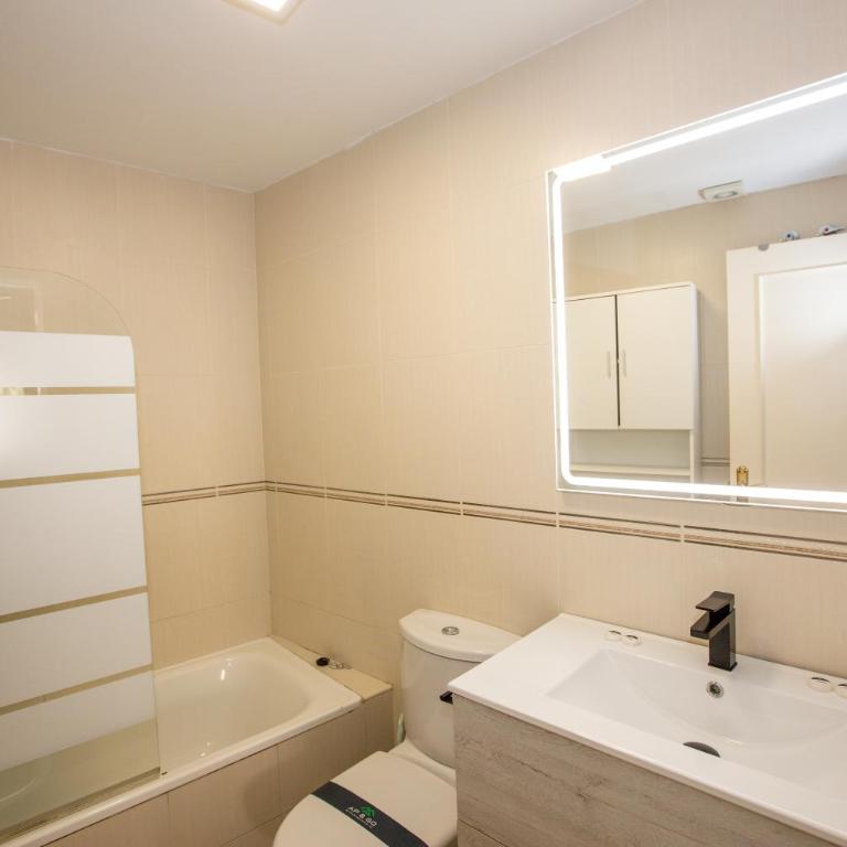 ESPECTACULAR PISO EN LA HERRADURA, con parking gratis en julio y agosto - Three-Bedroom Apartment - 19