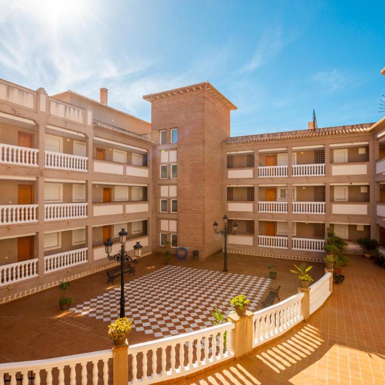 ESPECTACULAR PISO EN LA HERRADURA, con parking gratis en julio y agosto - Three-Bedroom Apartment - 2