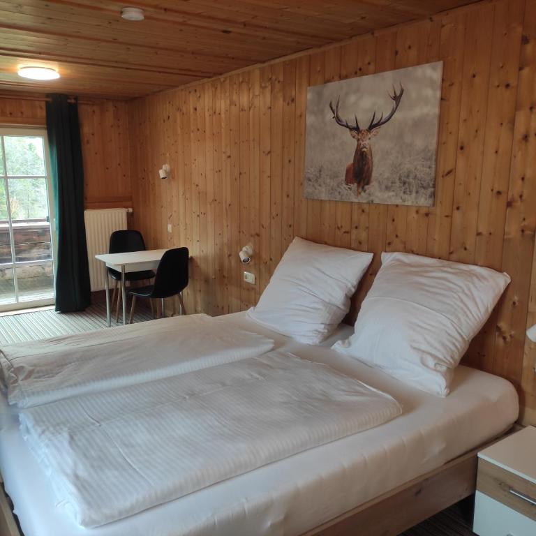 Pension Weißer Hirsch - Doppelzimmer mit Balkon - 7
