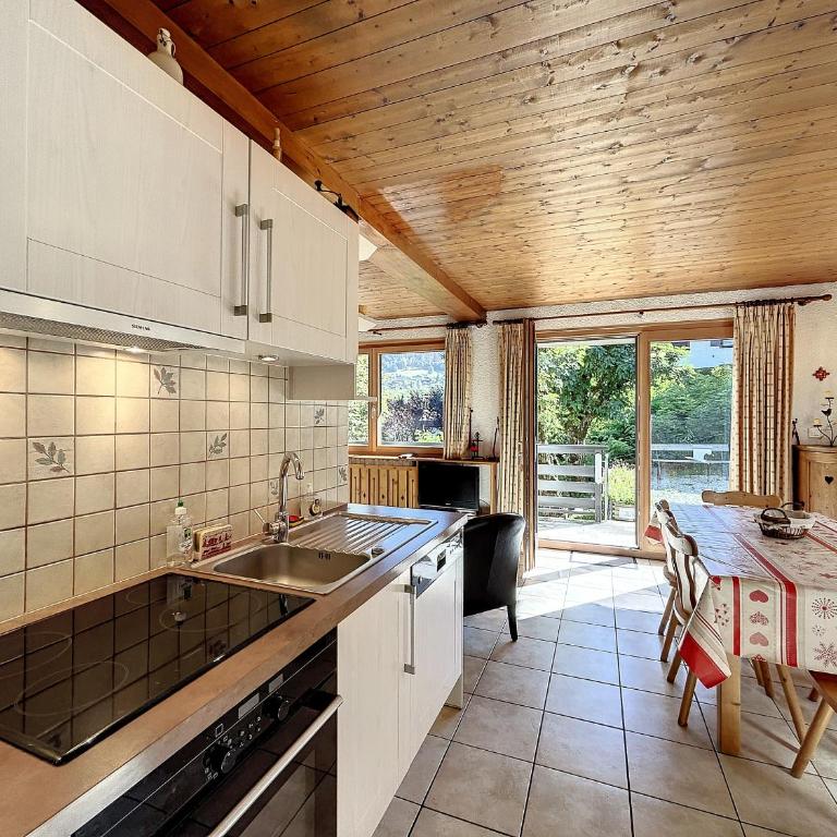 Bel Apt au Centre de Combloux avec Jardin, Balcon, Wifi et Parking à 300m des Commerces - Appartement 2 Chambres - 9