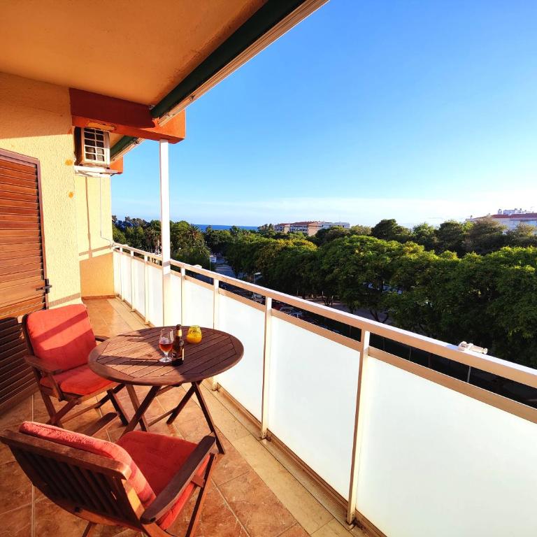 Sunny Cambrils flat with balcony and sea views - Superior Apartment - 1