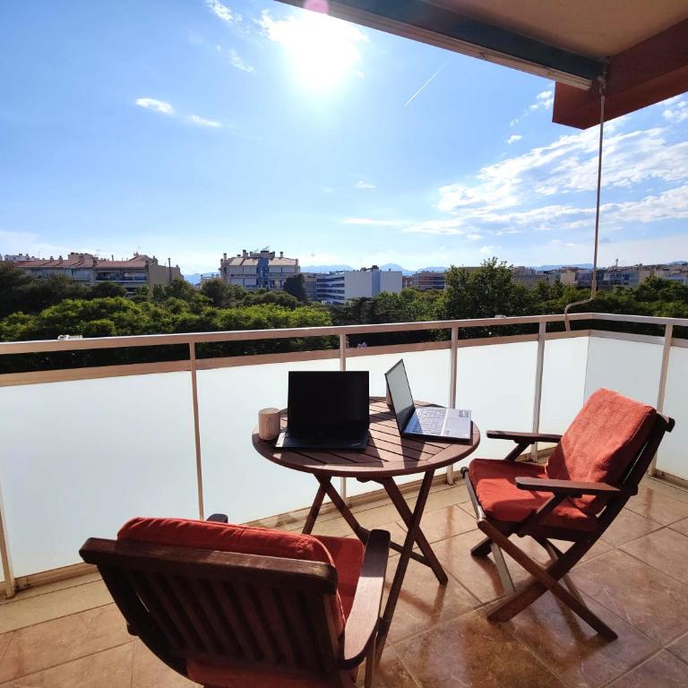 Sunny Cambrils flat with balcony and sea views - Superior Apartment - 2