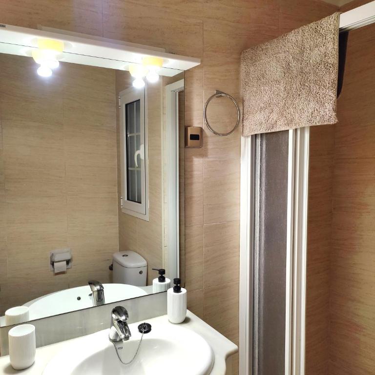 Sunny Cambrils flat with balcony and sea views - Superior Apartment - 24