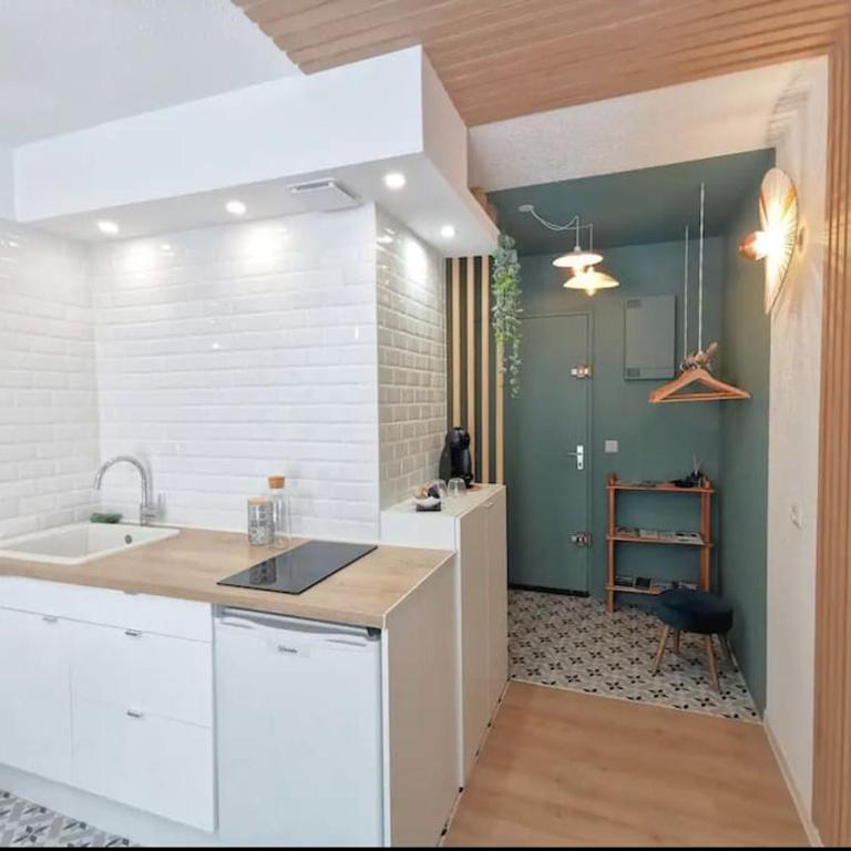 Cabine cosy et élégante aux berges du ponant - Estudio - 17