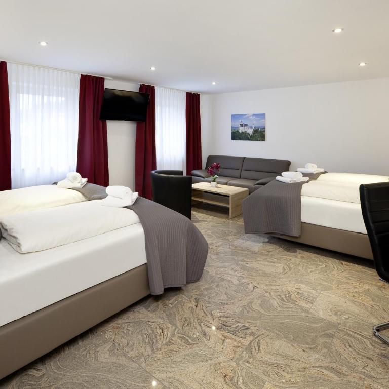 Central City Hotel - Superior Vierbettzimmer (Nebengebäude) - 5