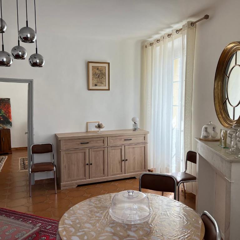 Le Laetitia - appartement de charme dans la vieille ville avec vue mer - Appartement 2 Chambres - Vue sur Mer - 10
