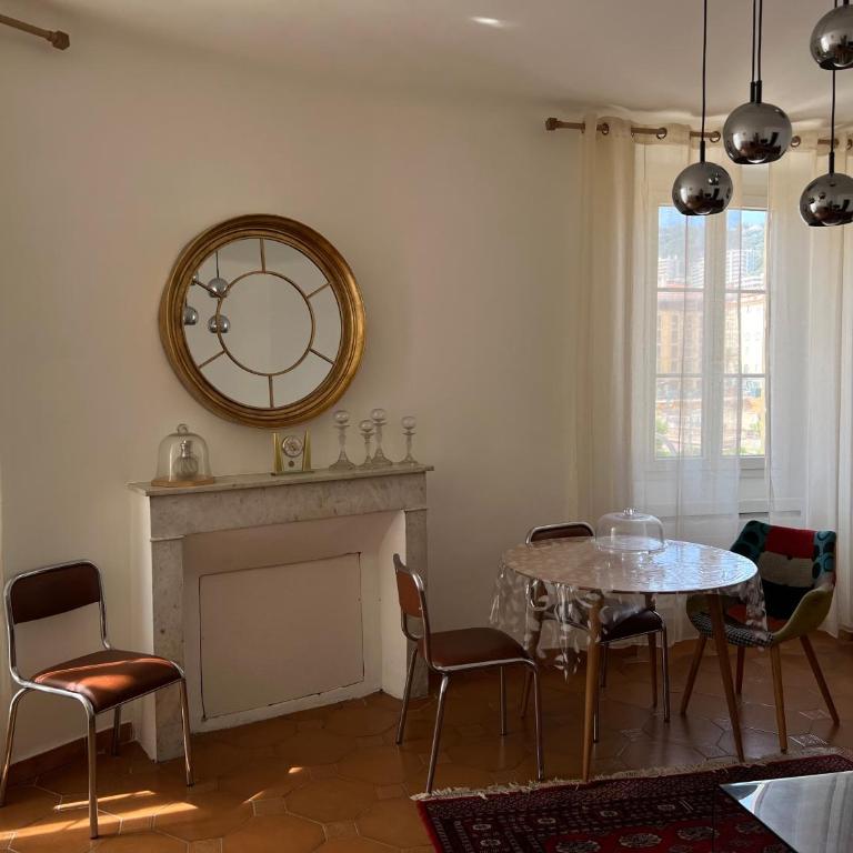Le Laetitia - appartement de charme dans la vieille ville avec vue mer - Appartement 2 Chambres - Vue sur Mer - 5