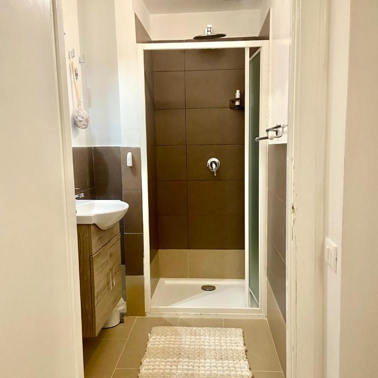 la Borghese - Two-Bedroom House - 34