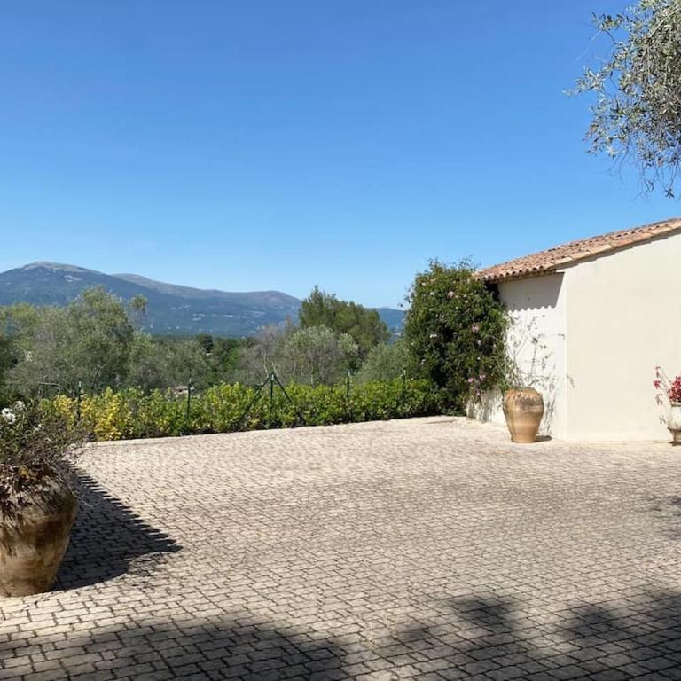 Maison avec piscine sur les hauteurs de Valbonne - Villa 3 Chambres - 6